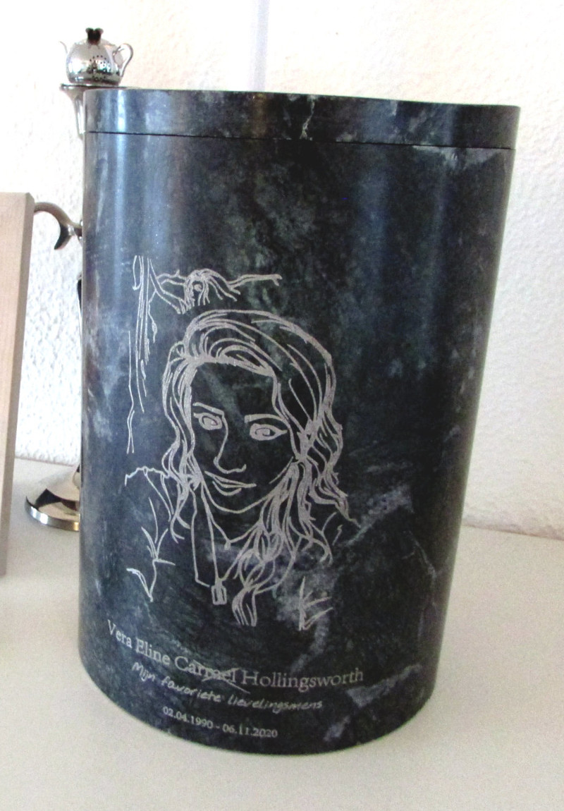 Vera's urn
